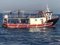 İzmir’de 77 düzensiz göçmen yakalandı