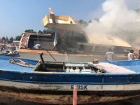 Çevlik Limanı’ndaki teknede yangın çıktı