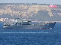 Rus savaş gemisi ‘Andreevsky’ Çanakkale Boğazı’ndan geçti