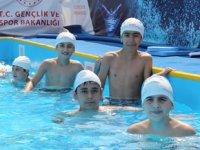 İzmir’de çocuklar için 3 ilçede 5 okula portatif havuz kuruldu