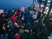 Ege Denizi'nde İtalya'ya gitmeye çalışan 180 kaçak göçmen yakalandı