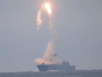 Rusya, Amiral Gorşkov gemisinden seyir füzesi fırlattı