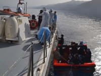 Kuşadası’nda 13 düzensiz göçmen kurtarıldı