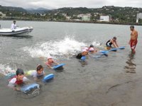 ‘Yüzme Bilmeyen Kalmasın Projesi’ ile yüz binlerce kişi yüzme öğrendi