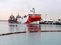'Oruç Reis' sismik araştırma gemisi, Antalya Limanı'na demir attı