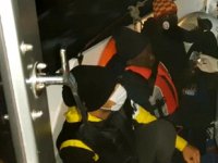 Sürüklenen bottaki 7 kaçak göçmeni Türk Sahil Güvenlik ekipleri kurtardı