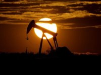OPEC gelecek yıl ocak ayı için günlük petrol üretimini 500 bin varil artırma kararı aldı
