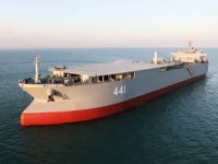 İran, tarihinin en büyük savaş gemisini tanıttı