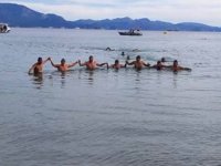 Pandemide hayatını kaybeden sağlık çalışanları için kulaç attılar