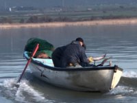 Bursa'da kaçak balık avlayan iki kişiye para cezası kesildi