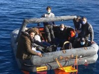 Marmaris açıklarında 12 düzensiz göçmen kurtarıldı