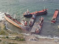 İstanbul’da dev dalgalar sahili dövdü, sahipsiz gemiler sürüklendi