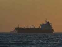 Türk bayraklı gemilerin Bingazi Limanı'na girişine izin verildi