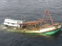 Endonezya'da balıkçı teknesi ile gemi çatıştı: 2 ölü, 15 kayıp