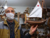 Cemal İhtiyaroğlu, hayallerini maketlere yansıtıyor