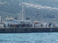 Dikili açıklarında 43 düzensiz göçmen yakalandı