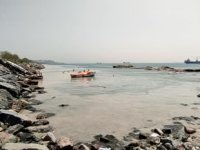 Kartal ve Pendik'te deniz yüzeyinde kirlilik oluştu