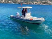 Foça’da yasa dışı deniz patlıcanı avcılığı yapanlara ceza yağdı