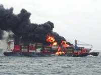 X-Press Pearl isimli gemi yanmaya devam ediyor