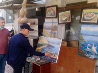 Fahrettin Oktay, deniz aşkını tuvale yansıtıyor