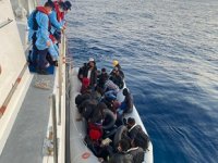 İzmir açıklarında 31 düzensiz göçmen kurtarıldı