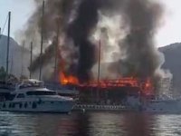 Marmaris’te çıkan yangında 2 milyon liralık tekne küle döndü