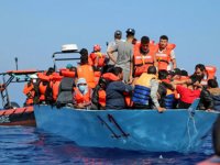 Tunus açıklarında göçmen teknesi battı: 43 ölü