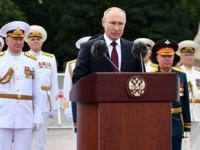 Vladimir Putin, Rus denizcilerin Donanma Günü'nü kutladı