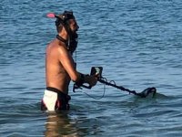Tatilciler gitti, define avcıları sahillere indi