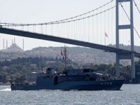 Mayın arama gemileri, peş peşe İstanbul Boğazı’ndan geçti