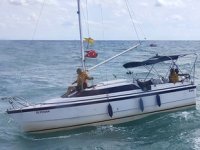 Rus bayraklı yelkenli tekne, Arnavutköy açıklarında sürüklendi