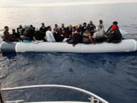 Kuşadası’nda 33 düzensiz göçmen kurtarıldı