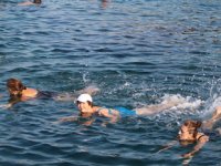 Antalya'da kadınlar, denizde su jimnastiği ile forma giriyor