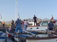 Sahil Güvenlik botu ile çatışan tekne battı: 5 yaralı