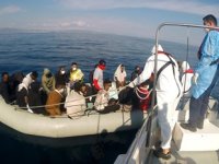 İzmir açıklarında 184 düzensiz göçmen kurtarıldı