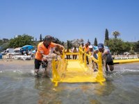 Mersin'de plajlara 10 yeni engelsiz rampası daha yerleştirildi