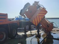 Hatay’da limana tekne indiren vincin bomu kırıldı