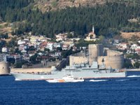 Rus savaş gemisi, Çanakkale Boğazı’ndan geçti