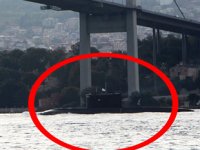 Rus denizaltısı, İstanbul Boğazı'ndan geçti