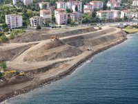 Kocaeli sahilinde Marmara Depremi'nden kalan inşaat atıkları temizleniyor