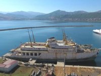 Van Gölü'ne indirilen 'Yüzen Otel' tamamlanıyor