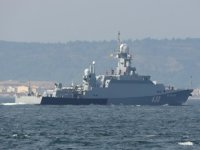 Rus savaş gemisi, Çanakkale Boğazı’ndan geçti