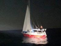 Fethiye’de yelkenli teknede 26 göçmen yakalandı