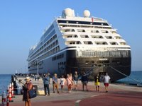 Kuşadası, kruvaziyer gemilerini ağırlamaya devam ediyor