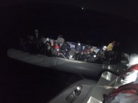 İzmir açıklarında 38 düzensiz göçmen yakalandı