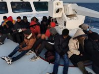 Marmaris açıklarında 21 düzensiz göçmen kurtarıldı