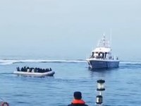 İzmir açıklarında 75 düzensiz göçmen kurtarıldı