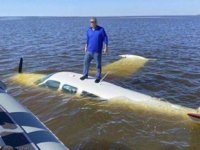 Florida’da denize düşen uçağın pilotu kurtarıldı