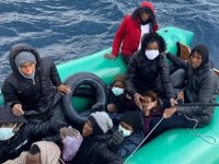 İzmir açıklarında 61 düzensiz göçmen kurtarıldı