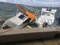 Aliağa’da fırtına nedeniyle tekneler battı